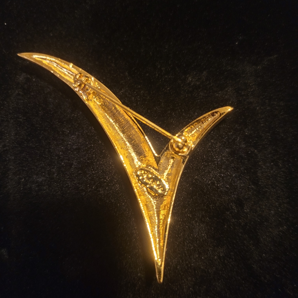 Napier Vintage Elegant Gold Brooch with Crystal Accents - Picture 4 of 5